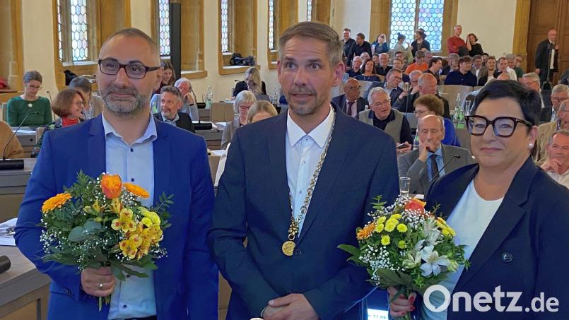 Ambergs neuer Oberbürgermeister Michael Fritz (Mitte) mit seinen beiden Stellvertretern Birgit Fruth (SPD) und Tuncer Ayten (Amberger Bunt). Bild: Andreas Ascherl