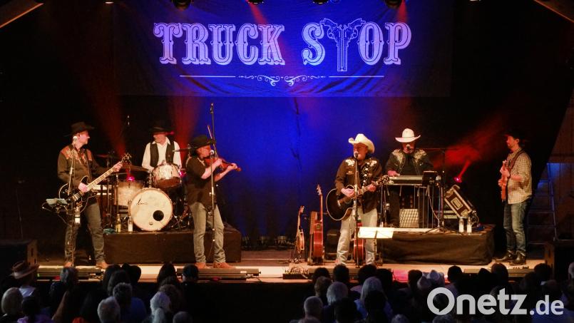 Deutschlands erfolgreichste Country-Band Truck Stop gastierte in der Kulturscheune in Wirbenz. Bild: Bernhard Kreuzer