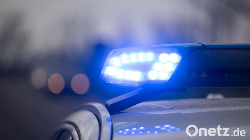 Die Polizei ermittelt zusammen mit der Berufsgenossenschaft und dem Gewerbeaufsichtsamt zum Unfallhergang. (Symbolbild) Bild: Marijan Murat/dpa