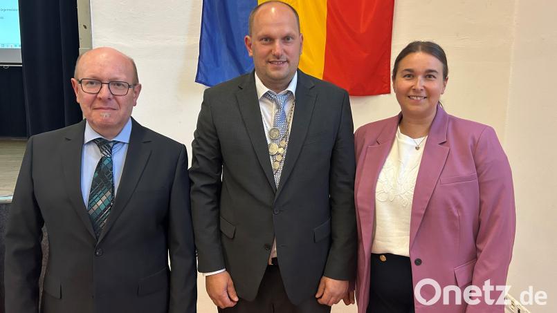Die drei neuen Bürgermeister der Marktgemeinde Eslarn (von links): Zweiter Bürgermeister Robert Brenner (CSU), Erster Bürgermeister Thomas Kleber (CSU) und Dritte Bürgermeisterin Laura Roth (SPD). Bild: ck