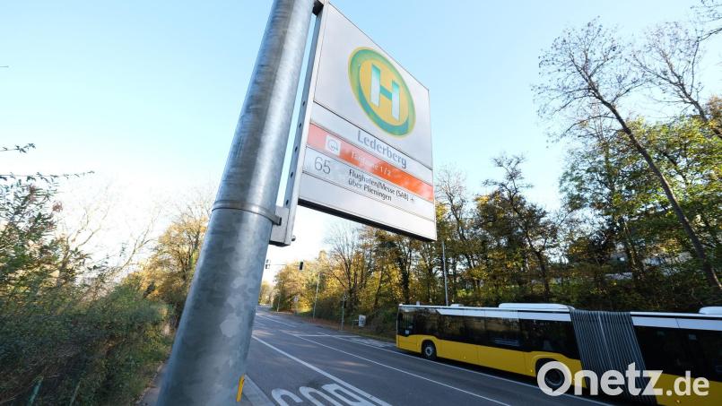 Die Sperrung in Fichtenhof beeinträchtigt auch den Busverkehr. Symbolbild: Bernd Weißbrod/dpa