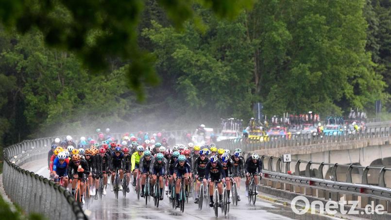Die fünfte Giro-Etappe war von starken Regenfällen geprägt. Bild: Fabio Ferrari/LaPresse/AP/dpa