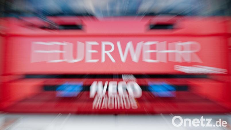 Die Feuerwehr wurde in der Nacht alarmiert. (Symbolbild) Bild: Uwe Anspach/dpa
