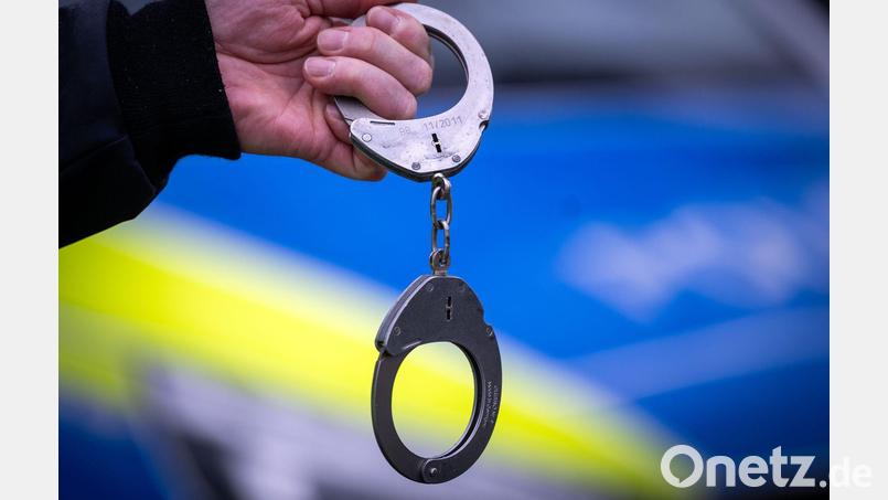 Ein Richter ordnete Untersuchungshaft gegen den Tatverdächtigen an. (Symbolbild) Bild: Soeren Stache/dpa