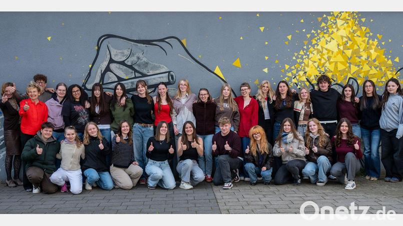 Die Gestalter von der FOS/BOS Weiden haben beim Europäischen Wettbewerb zum Thema „Dein Europa: Recht, Respekt – Realität?!“ so richtig abgeräumt. Bild: FOS/BOS Weiden