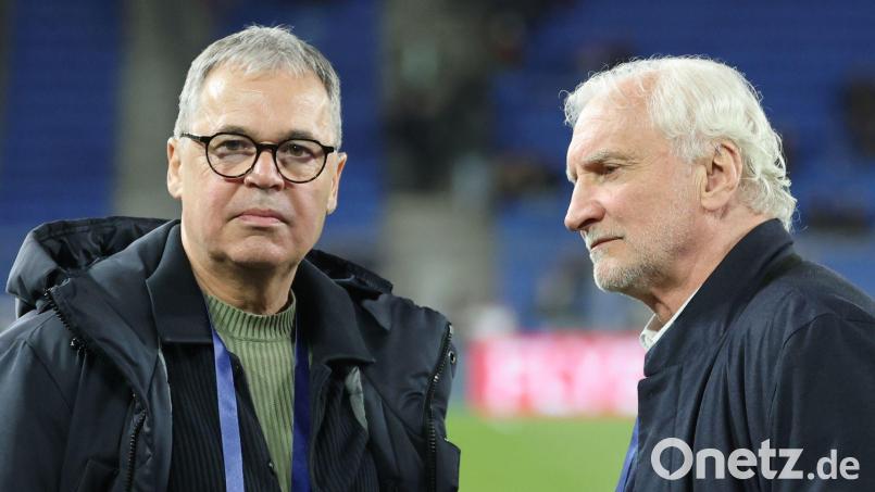 DFB-Geschäftsführer Andreas Rettig (links) und Sportdirektor Rudi Völler (Archivbild). Bild: Christian Charisius/dpa