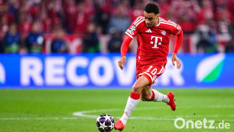 Jamal Musiala im Bayern-Trikot in Aktion - aber wie spielt er bei der WM? (Archivbild) Bild: Tom Weller/dpa