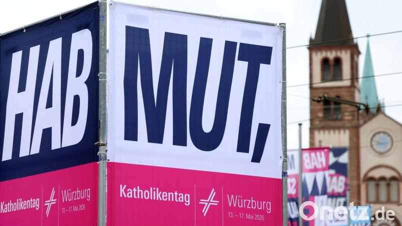 Der Bundespräsident mischt sich in Würzburg unters Volk. Bild: Karl-Josef Hildenbrand/dpa