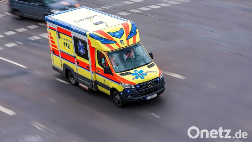 Der Mann wird leicht verletzt, der Schaden ist enorm. (Symbolbild) Bild: Jan Woitas/dpa