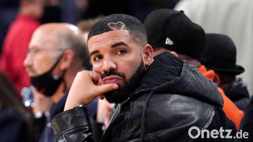 Auf den Alben verarbeitet der Musiker Drake unter anderem seinen öffentlich ausgetragenen Streit mit Rap-Star Kendrick Lamar. Archivbild: Mark J. Terrill/AP/dpa