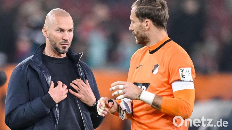 Christian Ilzer unterstützt auch in Sachen DFB seinen Stammtorwart Oliver Baumann (Archibvild). Bild: Harry Langer/dpa