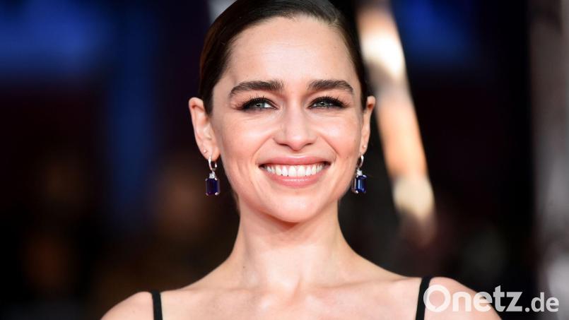 „Game of Thrones“-Star Emilia Clarke verlor nach zwei lebensrettenden Gehirnoperationen eigenen Angaben zufolge für eine Weile den Glauben ans Leben. (Archivbild) Bild: Matt Crossick/PA Wire/dpa
