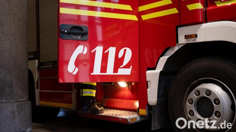 Bei dem Zugunfall musste auch die Feuerwehr anrücken. (Symbolbild) Bild: Niklas Treppner/dpa