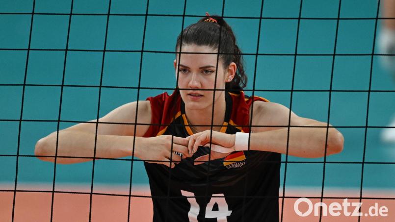 Marie Schölzel und die deutschen Volleyballerinnen feierten einen gelungenen Start. (Archvbild) Bild: Arne Dedert/dpa