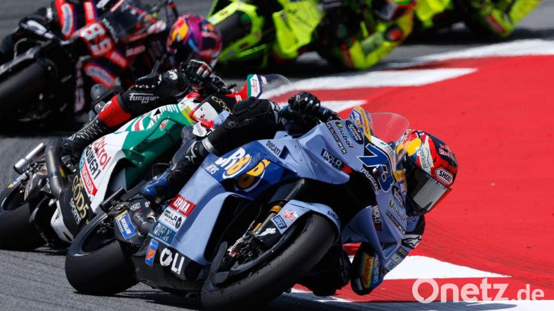 Àlex Márquez und Johann Zarco stürzten heftig. Bild: Joan Monfort/AP/dpa