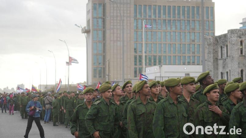 Seit der Revolution 1959 unter den linken Revolutionsführer Fidel Castro sind die Beziehungen zwischen Kuba und den USA angespannt. (Archivbild) Bild: Ramon Espinosa/AP/dpa