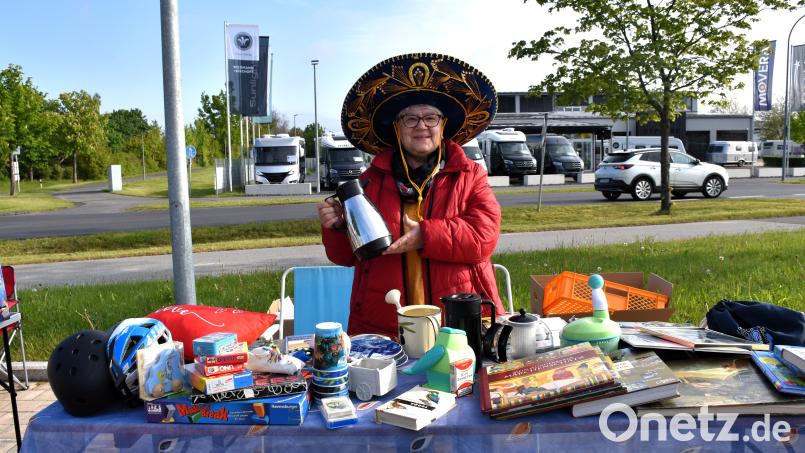 Die Tirschenreutherin Maria Schähl, die regelmäßig auf Flohmärkten ihre Sachen verkauft, regte im Stadtmarketingverein an, diese Veranstaltung in der Kreisstadt einzuführen. Bild: ubb
