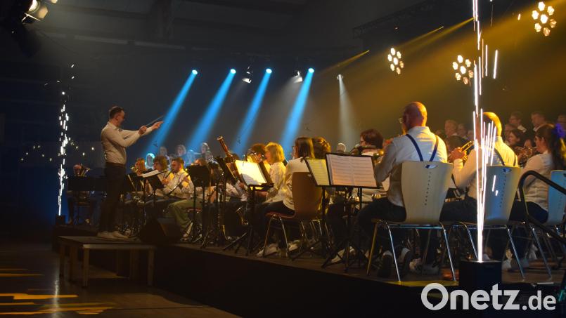 Spezielle Lichteffekte unterstützten den musikalischen Ausdruck der dargebotenen Stücke. Bild: bnr