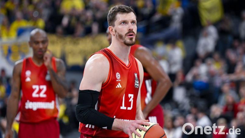 Andreas Obst und die Bayern-Basketballer haben das erste Spiel in den Bundesliga-Playoffs gewonnen. (Archivbild) Bild: Sven Hoppe/dpa