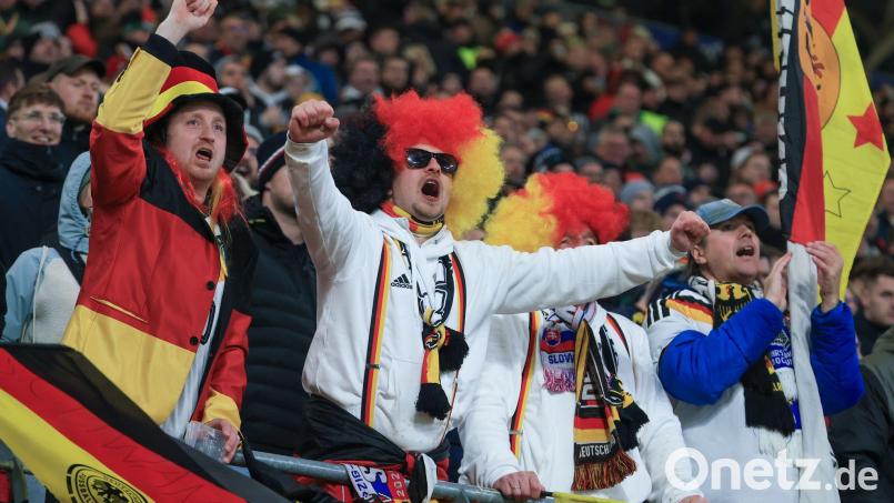 Der Fußball lebt von den Fans, sagt Bundestrainer Julian Nagelsmann. (Archivbild) Bild: Jan Woitas/dpa