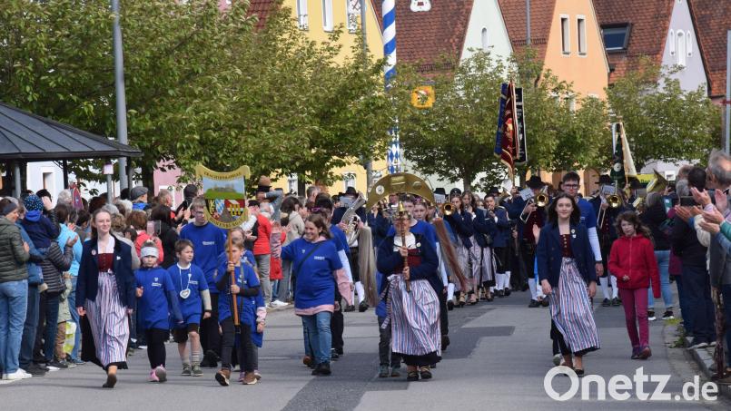 Die Trachtenkapelle Hohenburg feierte ihr 66- jähriges Jubiläum mit einem Kreismusikfest. Bild: bö