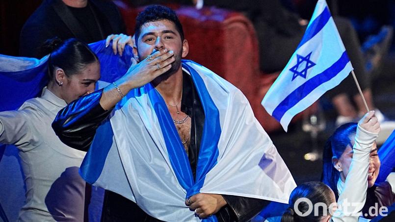 Der israelische Kandidat Noam Bettan während des Finales des 70. Eurovision Song Contest (ESC) in der Wiener Stadthalle. Bild: Georg Hochmuth/APA/dpa