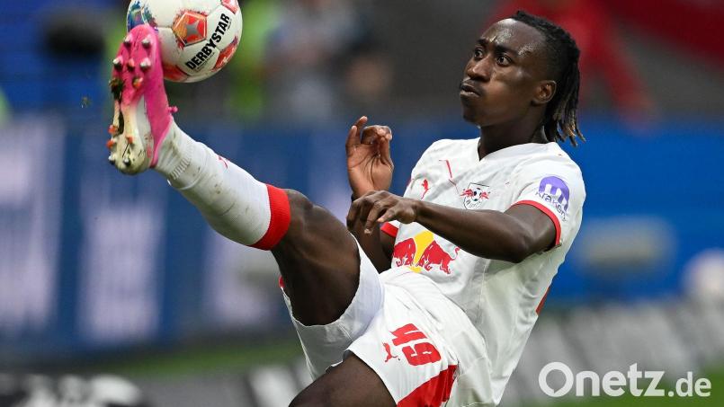 Yan Diomande gewann immerhin einen Titel in seiner Premierensaison. (Archivbild) Bild: Florian Wiegand/dpa