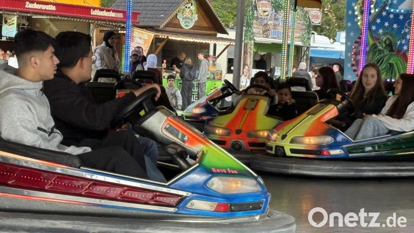 Ein Dult-Dauerbrenner: Der Autoscooter gehört zum Frühlingsfest wie die Zuckerwatte und das Popcorn. Bild: san