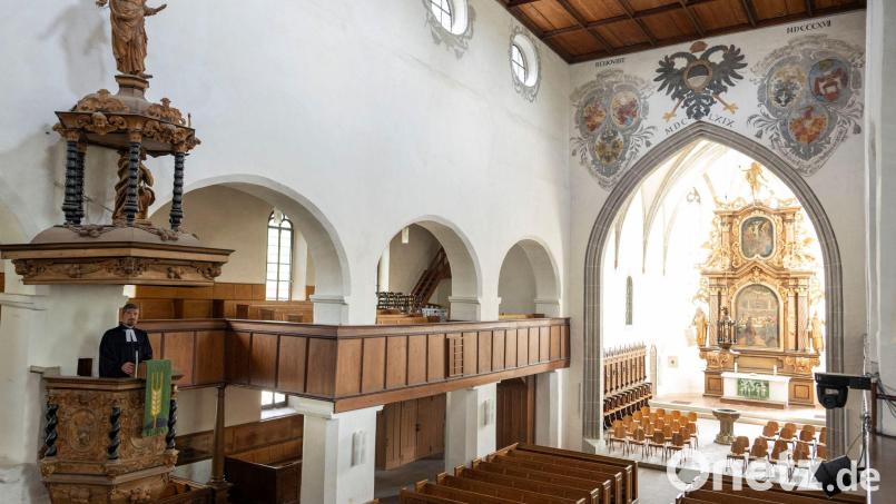 Ein Senior ist verurteilt worden, weil er den Pfarrer unter anderem beleidigt hat. (Archivfoto) Bild: Stefan Puchner/dpa