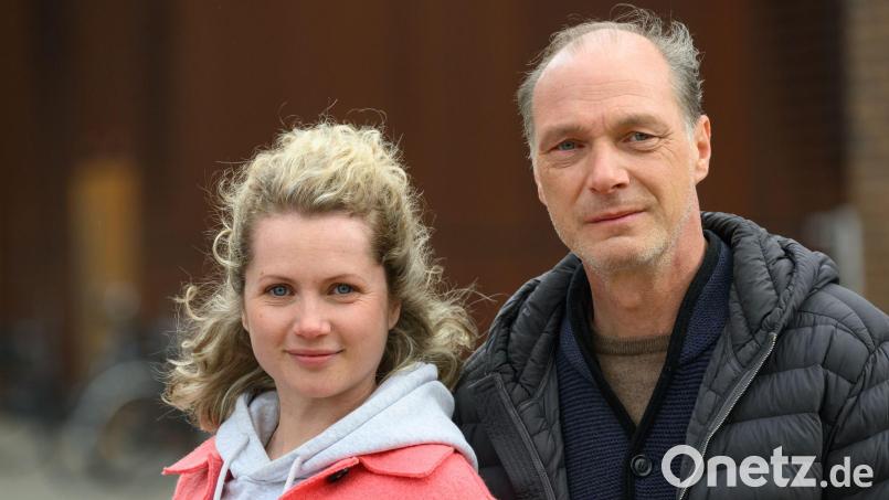 Gröschel und Brambach spielen im Dresdner Tatort Kommissarin Leonie Winkler und den Kommissariatsleiter Peter Michael Schnabel (Archivbild). Bild: Robert Michael/dpa