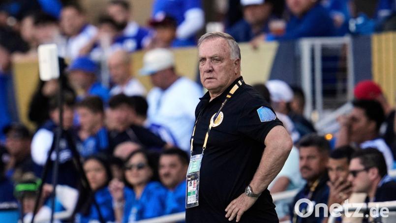 Dick Advocaat betreut Curaçao bei der WM. Bild: Godofredo A. Vasquez/AP/dpa