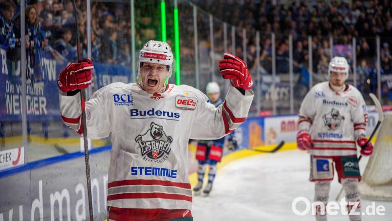 Donát Péter nahm bereits in seinem ersten Jahr bei den Eisbären direkt großen Einfluss auf das Regensburger Spiel und hat nun seinen Vertrag in der Oberpfalz verlängert. Bild: Fotoschmiede MCB