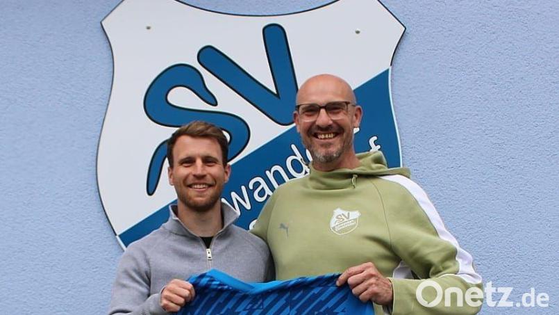 Der SV Schwandorf-Ettmannsdorf verpflichtet Benjamin Berger (links) vom SV Wenzenbach. Bild: SV Schwandorf-Ettmannsdorf