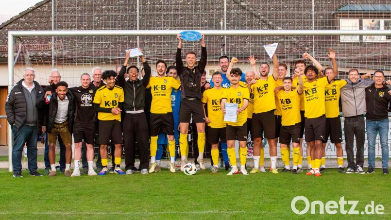 Der FC Amberg sicherte sich am Montagabend die Oberpfalzmeisterschaft. Bild: Matthias Reuß