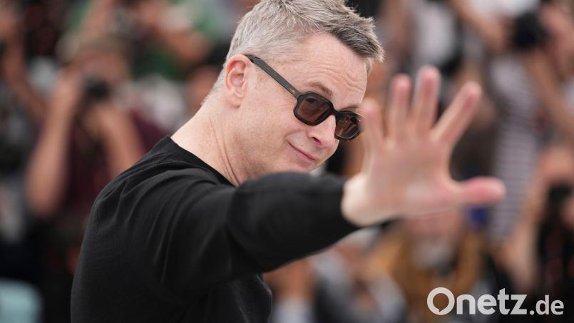 Regisseur Nicolas Winding Refn stellt in Cannes seinen Film „Her Private Hell“ vor. Bild: Scott A Garfitt/Invision/AP/dpa