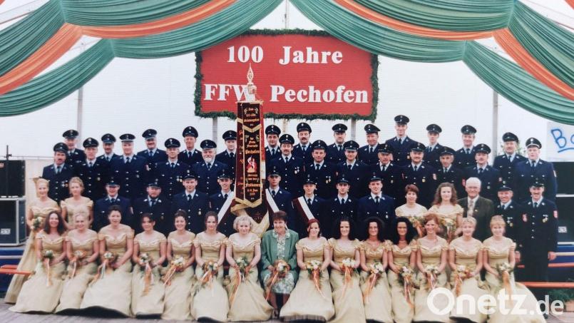 2001 feierte die Feuerwehr Pechofen ihr 100-jähriges Bestehen. Archivbild: jr