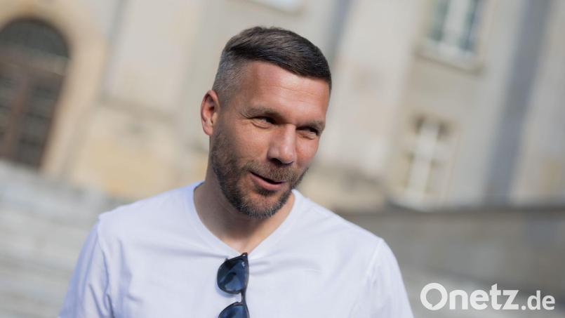 Der ehemalige Fußball-Nationalspieler Lukas Podolski kann den Verein Gornik Zabrze übernommen. (Foto aktuell) Bild: Rolf Vennenbernd/dpa