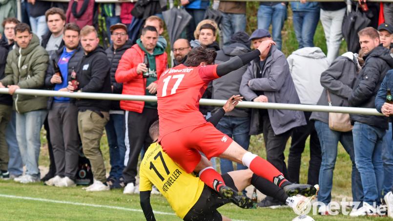 In der Relegation zur Bezirksliga treffen am Donnerstag der TSV Waldershof und der FC Tirschenreuth aufeinander. In der vergangenen Saison fiel am letzten Spieltag der Kreisliga-Saison im direkten Aufeinandertreffen die Meisterschaftsentscheidung zugunsten der Waldershofer (Szene). Archivbild: Gebert
