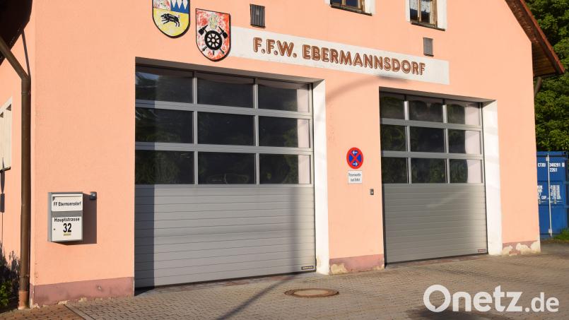 Anfallend Sanierung am Feuerwehrgerätehaus in Ebermannsdorf soll vom Bauhof übernommen werden. Dafür hat sich der Gemeinderat ausgesprochen. Bild: bö