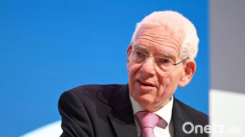 Warnt vor Antisemitismus im Fußball: Josef Schuster, der Präsident des Zentralrats der Juden in Deutschland. (Archivbild) Bild: Elisa Schu/dpa