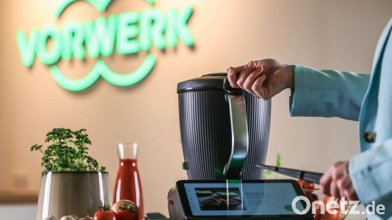 Mit dem Thermomix kann man unter anderem Lebensmittel zerkleinern, vermischen und erhitzen. Bild: Oliver Berg/dpa