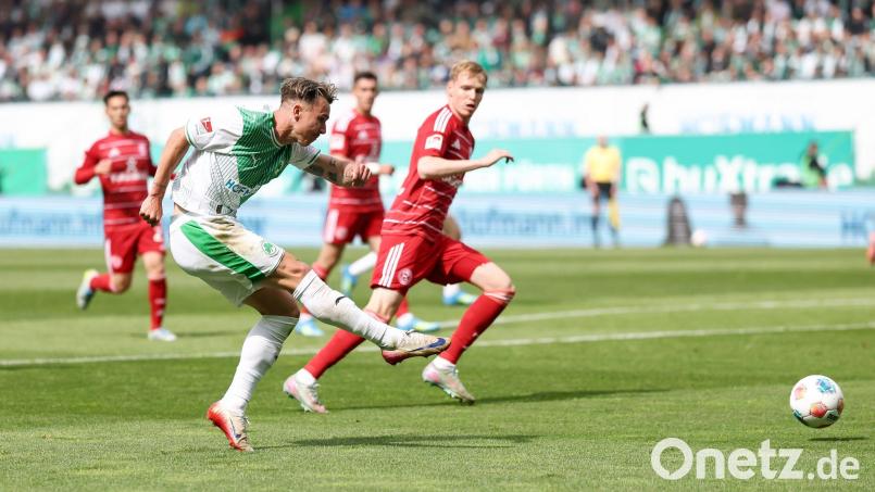 Fürths Felix Klaus soll nach seiner Gala gegen Düsseldorf auch in der Relegation für Jubel sorgen. (Archivbild) Bild: Daniel Löb/dpa