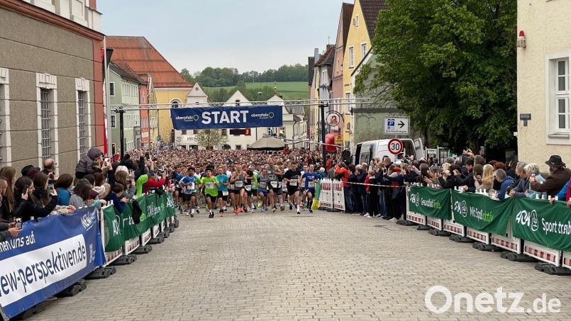 Startschuss beim Nofi-Lauf in Weiden: Auch in diesem Jahr gehen wieder tausende Läufer auf die Strecke. Archivbild: Alexander Unger