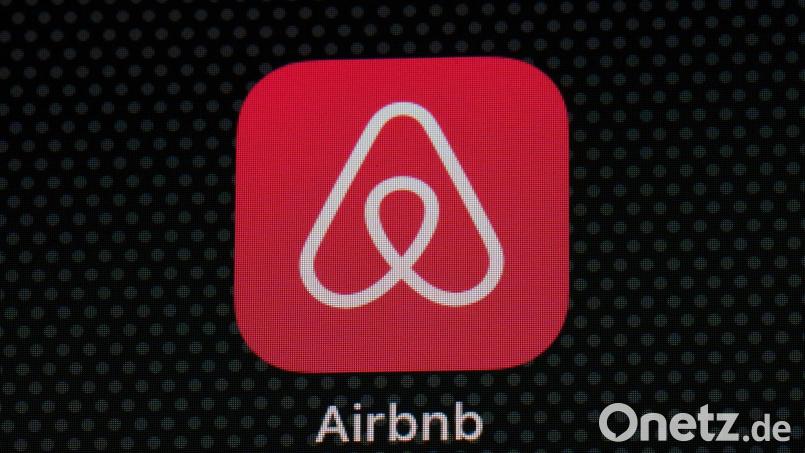 Künstliche Intelligenz soll die Airbnb-App stärker auf einzelne Nutzer zuschneiden. (Archivbild) Bild: Patrick Semansky/AP/dpa