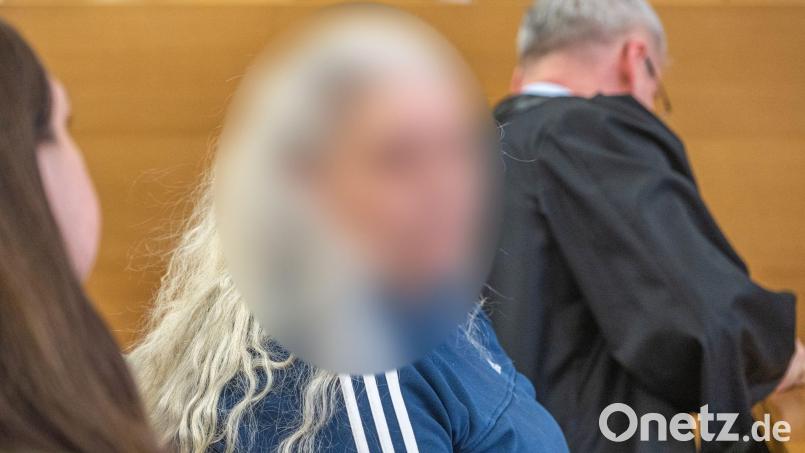 Für den Giftmord an ihrem Partner ist eine Frau vor dem Landgericht Deggendorf zu lebenslanger Haft verurteilt worden. (Archivbild) Bild: Armin Weigel/dpa