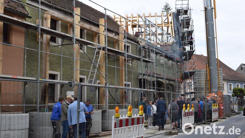 Richtfest des ehemaligen Luitpold-Kinos in Tirschenrueth: Knapp die Hälfte der Sanierungsarbeiten sind geschafft. Bild: szl