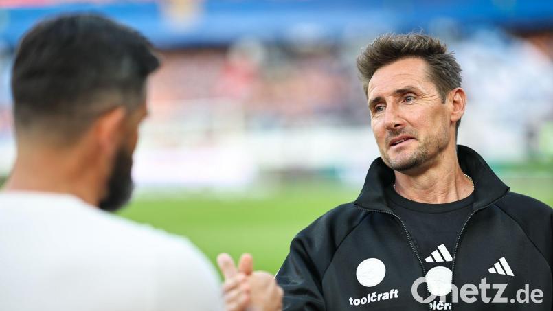 Darf einen neuen Spieler beim FCN begrüßen: Trainer Klose. (Archivbild) Bild: Daniel Karmann/dpa