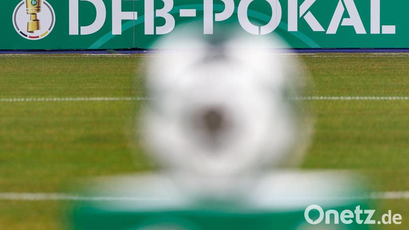 Aufregung beim Pokalspiel zwischen den Kickers und Großaspach. (Archivbild) Bild: Andreas Gora/dpa