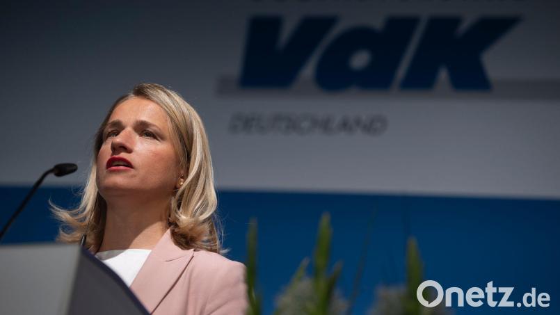 Die Vorsitzende des VdK Bayern sieht sich derzeit einem großen Konflikt mit dem Vorstand gegenüber. (Archivbild) Bild: Christophe Gateau/dpa