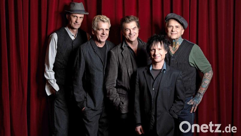 Die Toten Hosen: Breiti, Andi, Campino, Vom und Kuddel stehen zusammen für ein Pressefoto. Der Dokumentarfilm „Die Toten Hosen - Das letzte Album“ wurde am späten Abend des 23. Mai in der ARD/im Ersten ausgestrahlt. (Handoutbild) Bild: Donata Wender/ARD/SWR /dpa